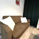 New&comfy Near Airport Daire *