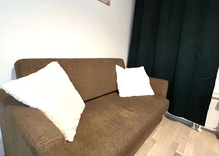 New&comfy Near Airport Апартаменты *